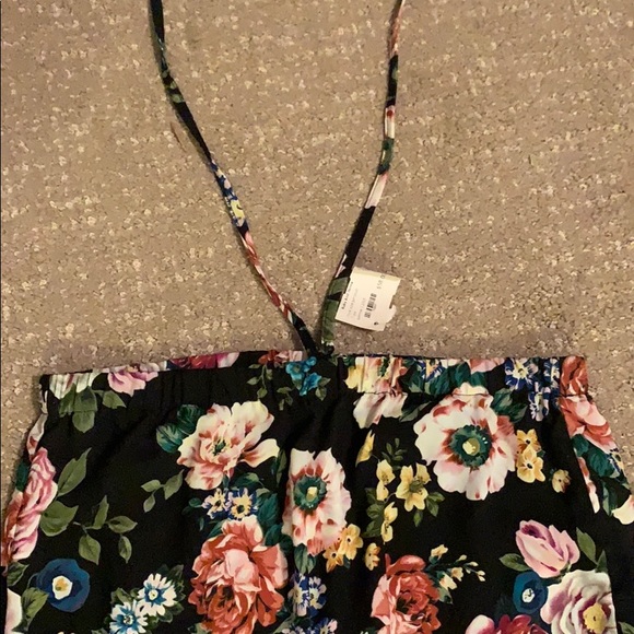 NWT🏷 Floral Jumpsuit - Picture 3 of 3